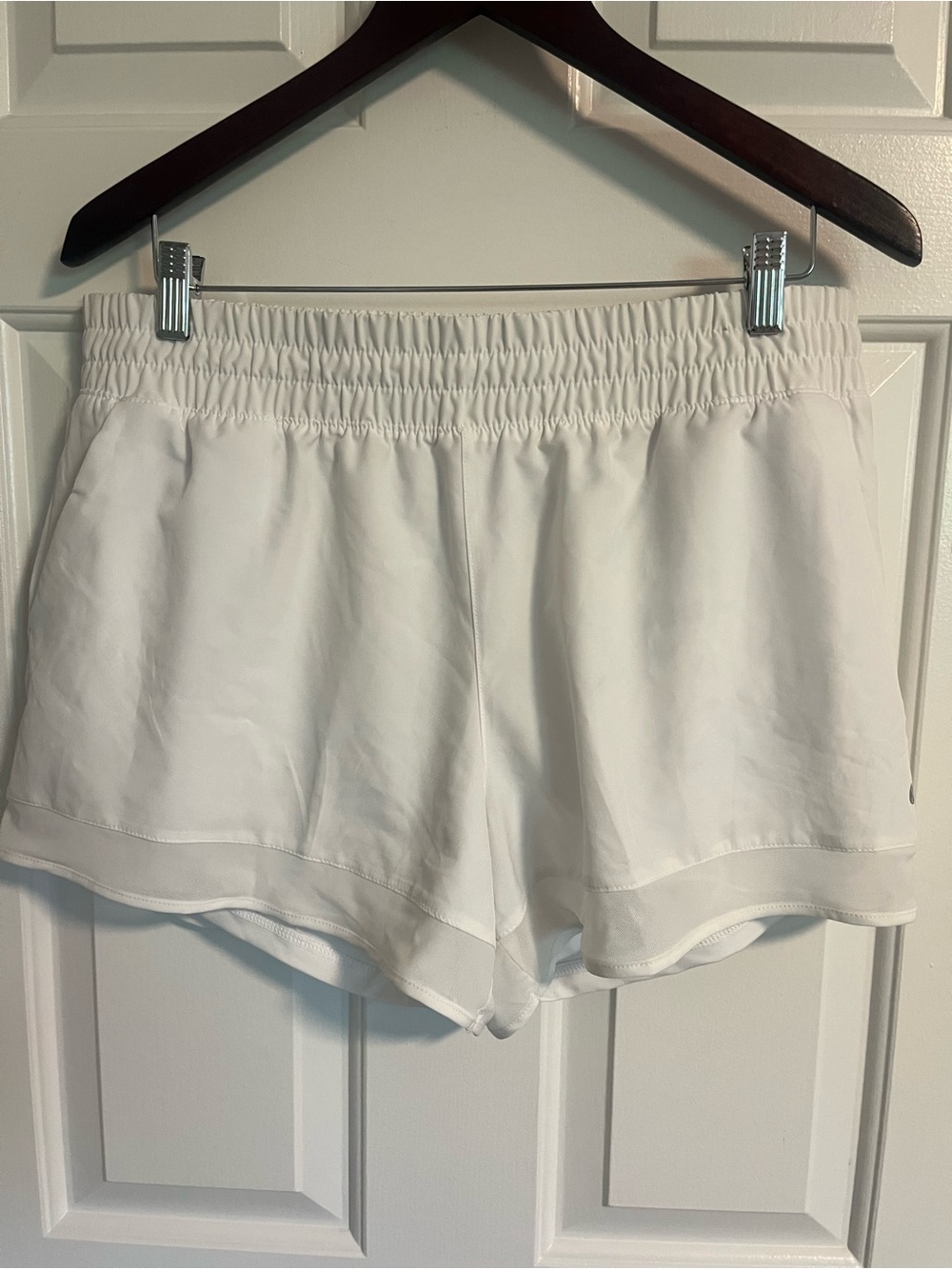 Women’s White Elastic Waist Athletic Shorts Size XL